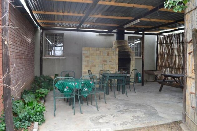 Kestell Hotel & Guesthouse - Photo3