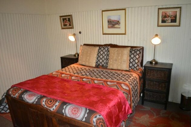 Kestell Hotel & Guesthouse - Photo4