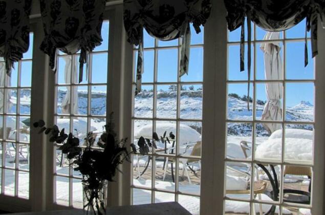 Oaklands Country Manor - Photo2