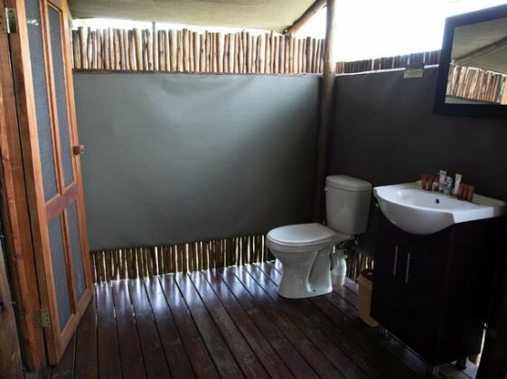 Buffalo Rock Tented Camp - Photo4