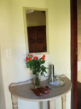 Laughing Waters Guest House - Photo4