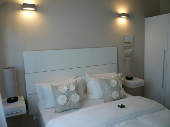 Whale Coast All-Suite Hotel - Photo5