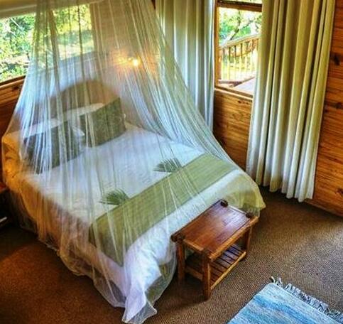Bonamanzi Game Reserve - Photo2