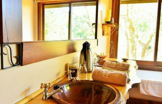 Bushwillow Collection - Photo2
