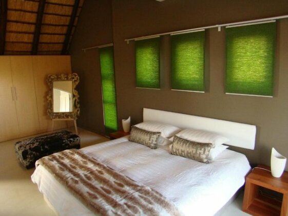 BushGlam Luxury Holiday Home - Photo3