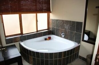 Warthog Rest Private Lodge - Photo4