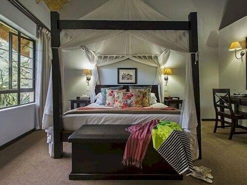 Cavern Resort & Spa - Photo2