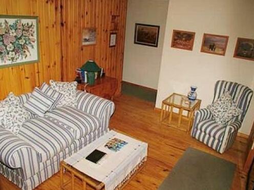 Aston Woods Bed and Breakfast - Photo5