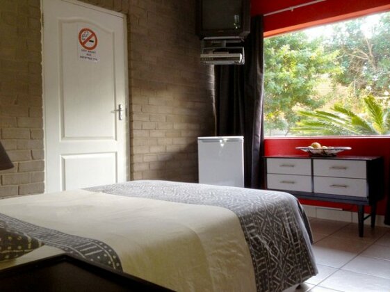 Hard Rock Backpackers - Photo5
