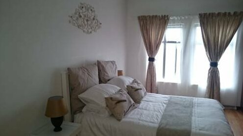 Jeffreys Modern Self Catering - Photo2