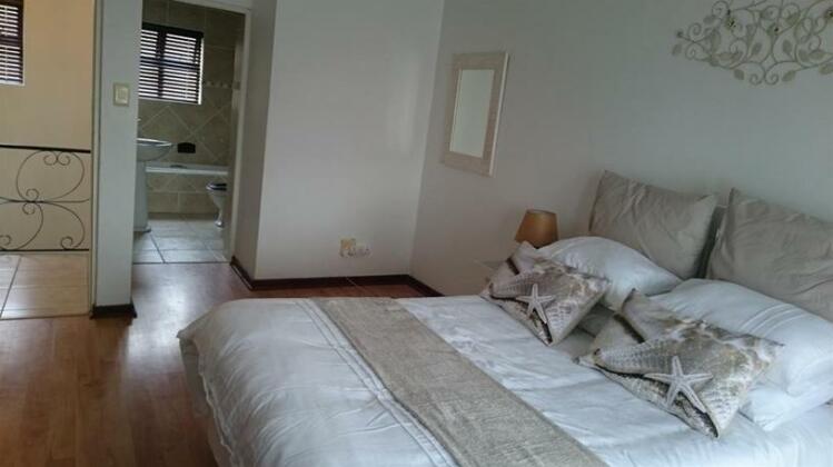 Jeffreys Modern Self Catering - Photo5