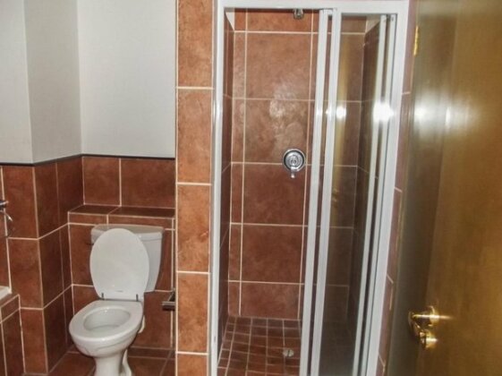 77 Grayston Drive - Photo5