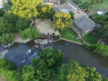 Africlassic River Lodge- Rivonia