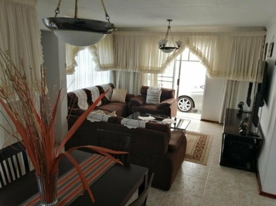 Amogelang's Guest House - Photo2