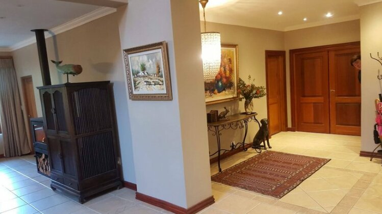 Executive Suite in Woodmead East - Photo4