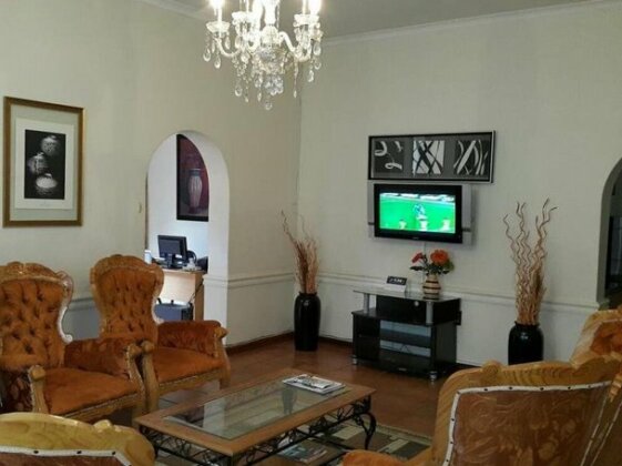 Golden Rose Lodge - Photo2