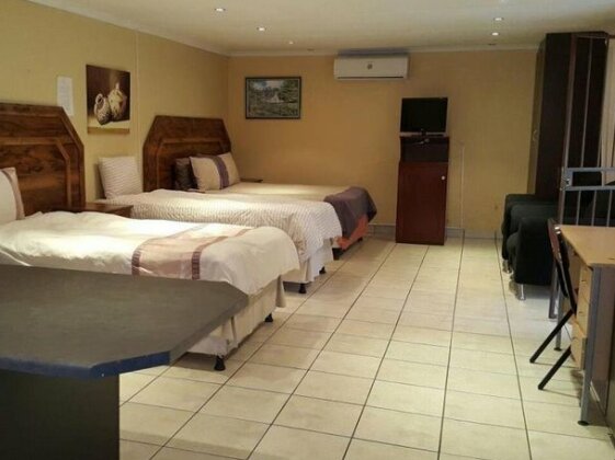 Golden Rose Lodge - Photo5