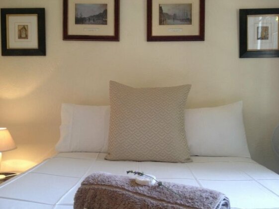 Hallbury Estate Private Bed & Breakfast - Photo4
