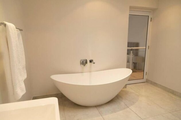 Sandhurst Villa 7 - Photo3