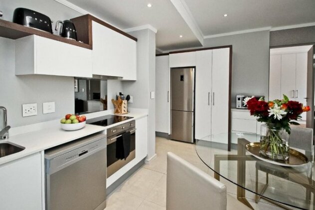 Sandton Apartment 15 West Road South - Photo3