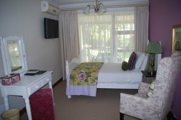 Sunninghill Guest Lodges - Photo3
