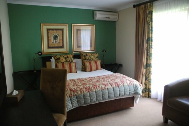 Sunninghill Guest Lodges - Photo4