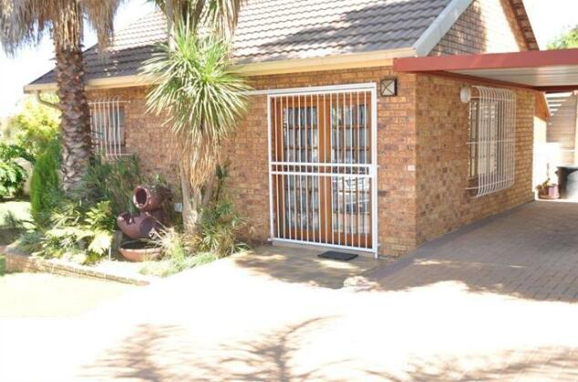 African Rose Guesthouse - Photo2