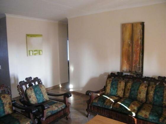 Airport Lodge Guest House - Photo5