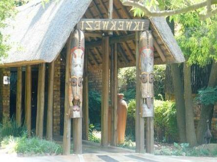 Ikwekwezi Guest Lodge and Conference Centre - Photo5