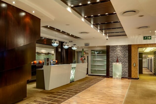 Protea Hotel by Marriott Transit O R Tambo Airport - Photo3