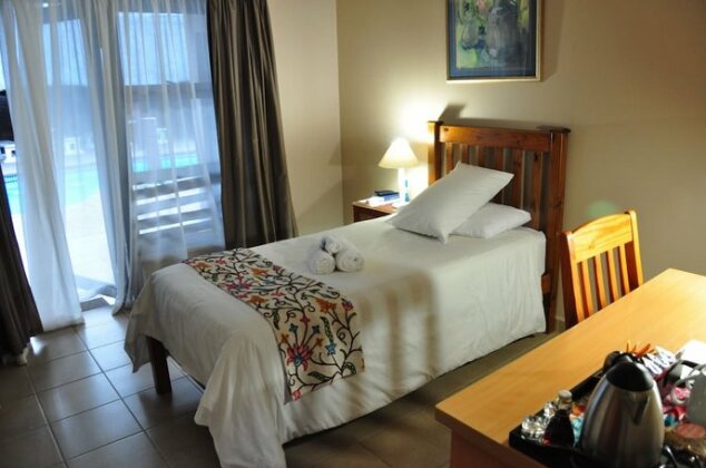 Woodpecker's Inn - Photo5
