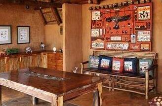 Xaus Lodge - Photo2