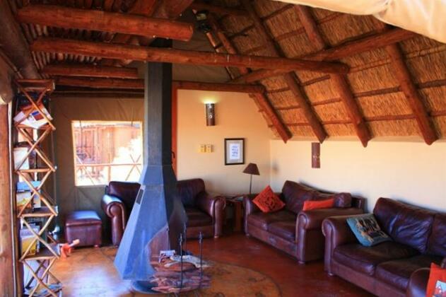 Xaus Lodge - Photo4