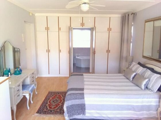 Private room near beach in Kleinmond - Photo4