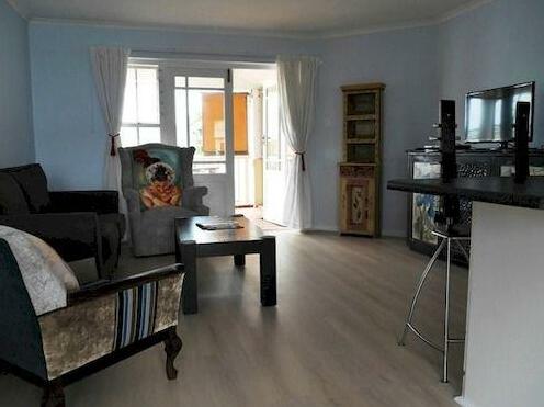 Blue Oyster Self Catering Apartment - Photo4
