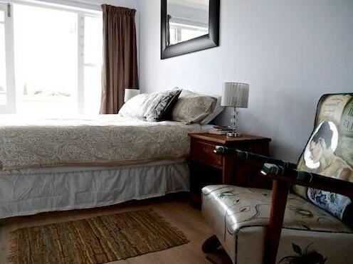 Blue Oyster Self Catering Apartment - Photo5