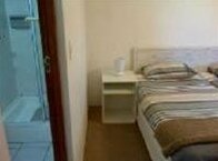 Guesthouse 80 on Main - Photo3