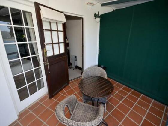 Hide-Away Guest House - Photo5