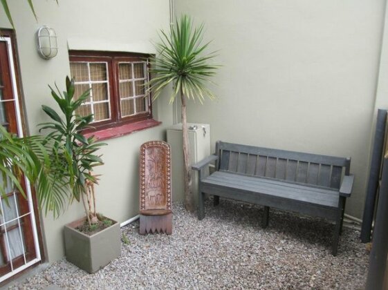 Inyathi Self-Catering Apartments - Photo5