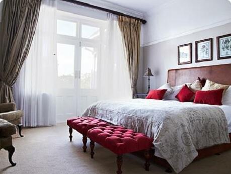 Parkes Manor - Photo4