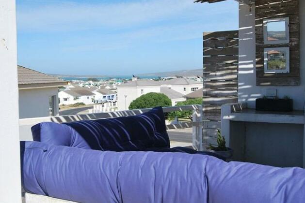 Beach House on Fairway - Photo2