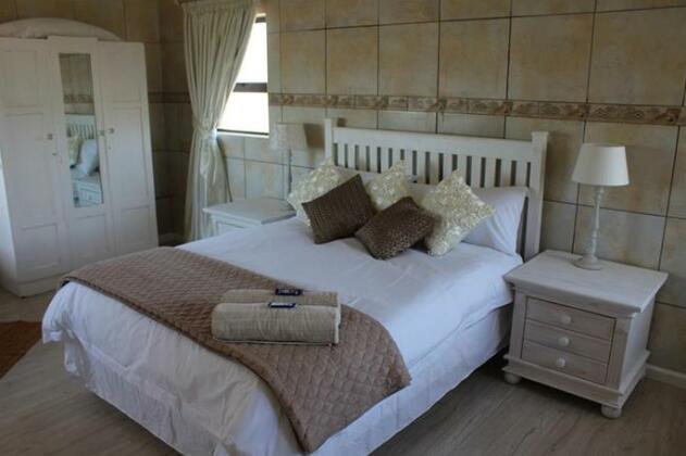 Shamrock Holiday Home Langebaan - Photo4