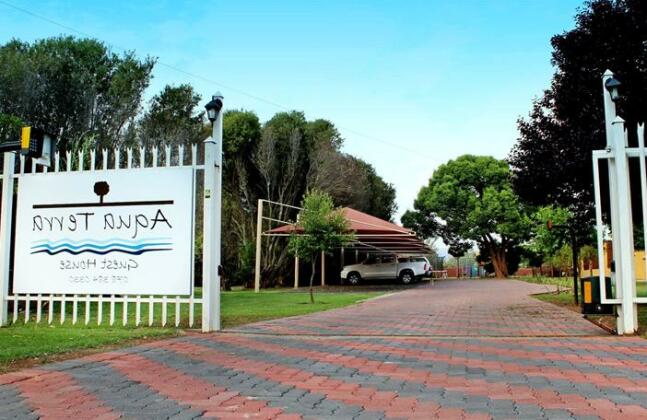 Aqua Terra Guest House - Photo2