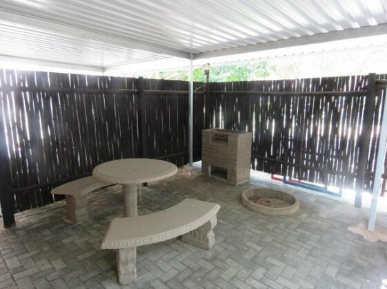 Dumehlezi Self Catering - Photo2