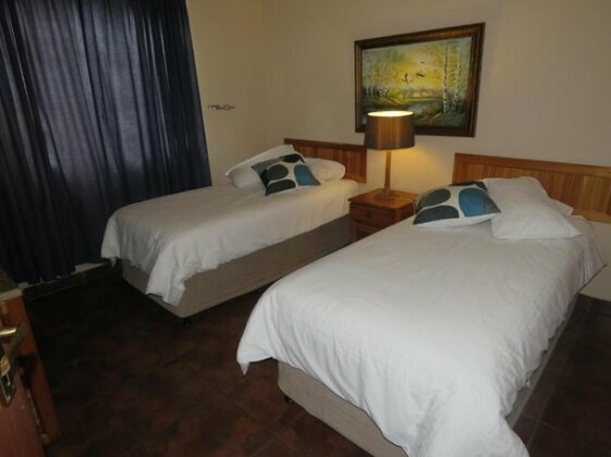 Dumehlezi Self Catering - Photo3
