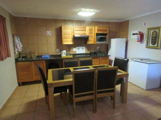 Dumehlezi Self Catering - Photo4