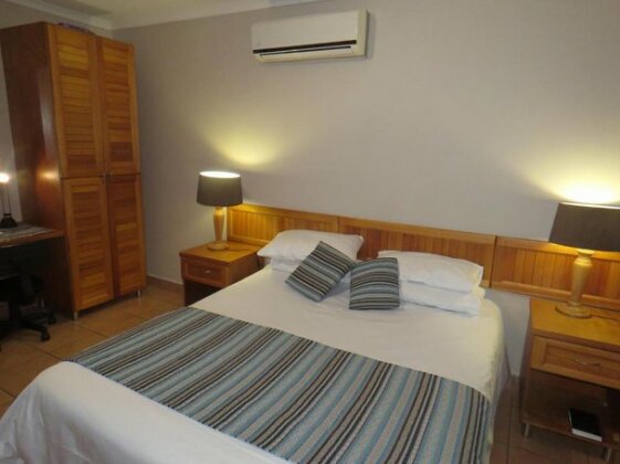 Dumehlezi Self Catering - Photo5