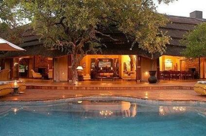 Tuningi Safari Lodge