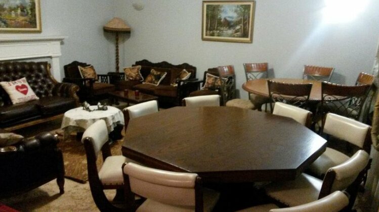 Annie's Castle - Photo3