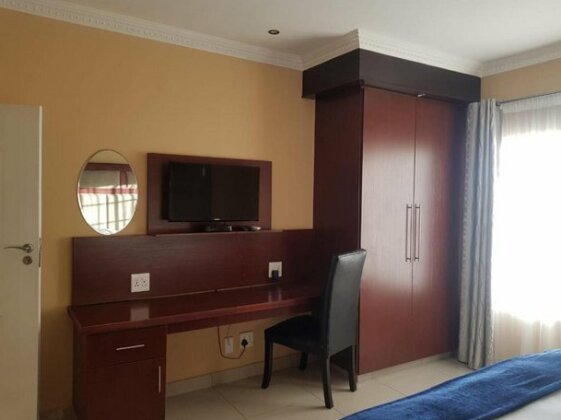 Booth Suite Hotel Mafikeng - Photo3